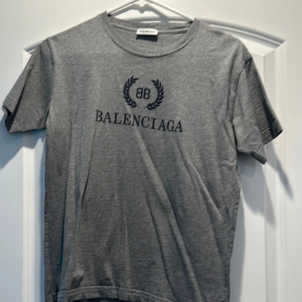 Balenciaga Gray T-Shirt - Picture 1 of 3
